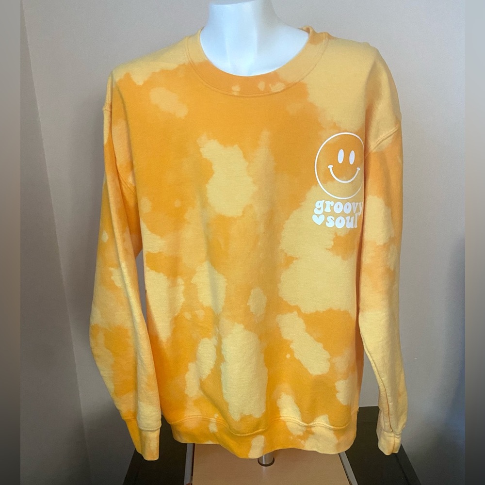 Gildan Women’s Groovy Soul Yellow Sweatshirt Size M